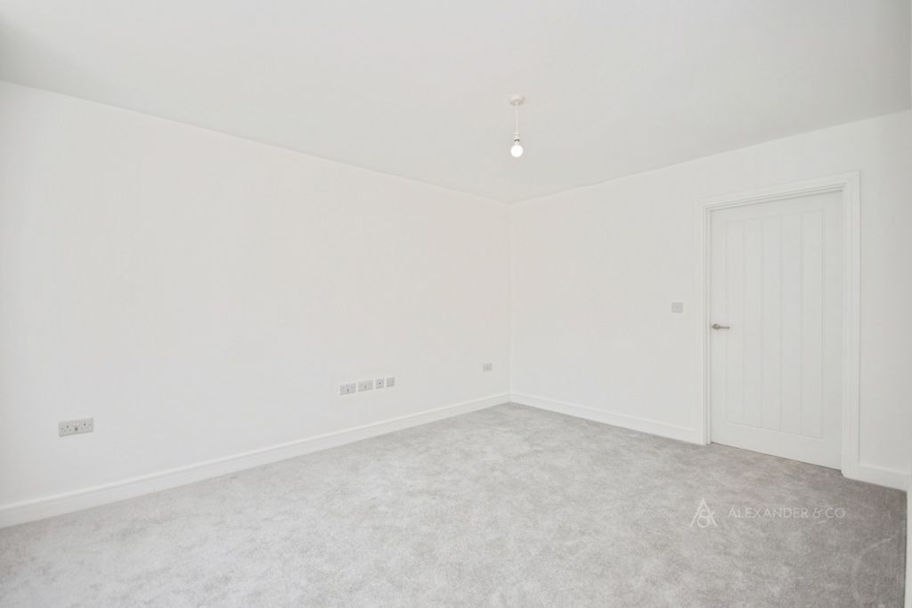 Property photo 3 of 11 Pbox-Img.Jpg