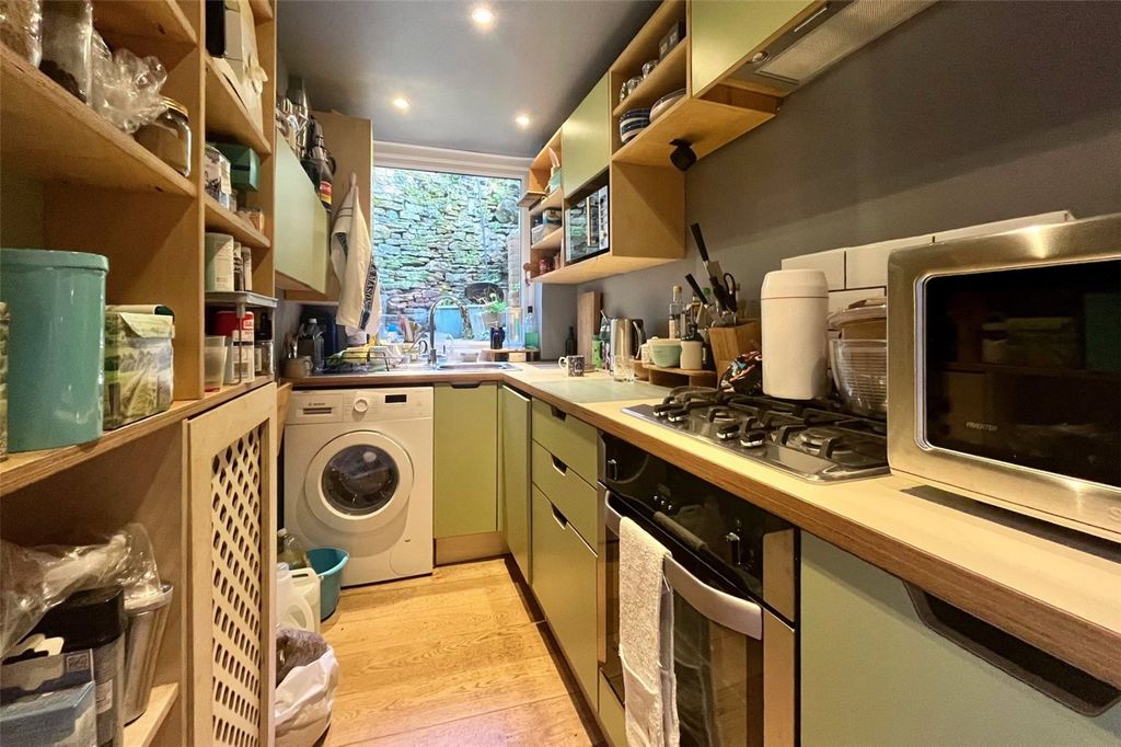 Property photo 3 of 10 Picture No. 01