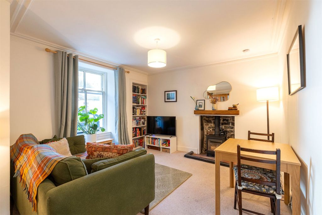 Property photo 2 of 24 Picture No. 02