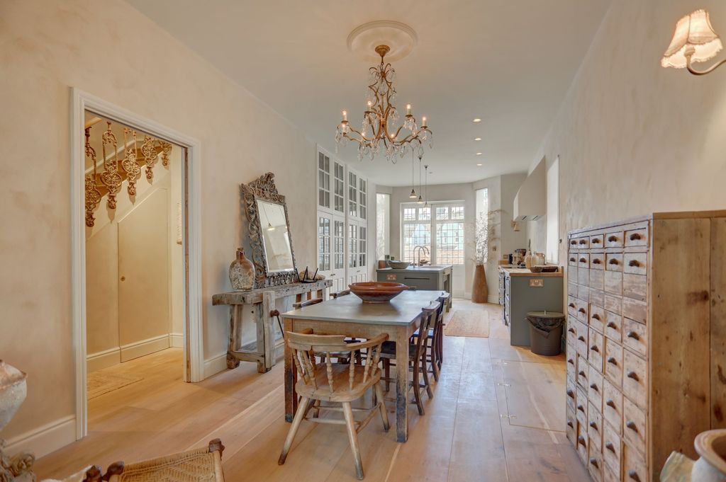 Property photo 2 of 29