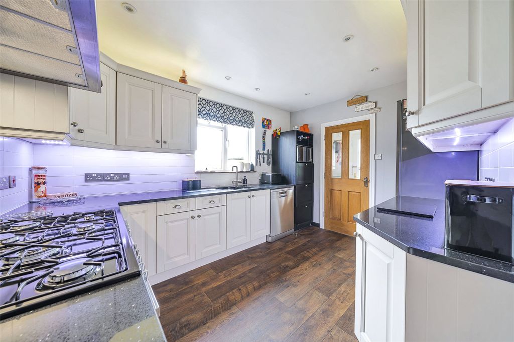 Property photo 3 of 26 3 - Picture No. 06