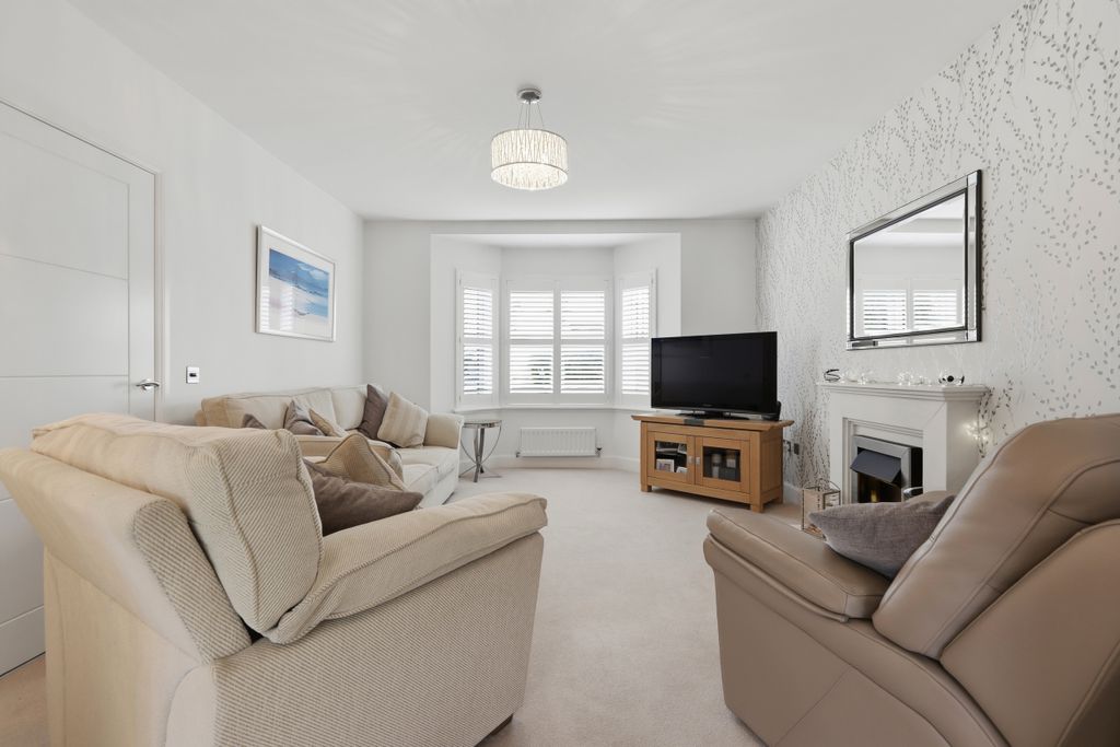 Property photo 2 of 41