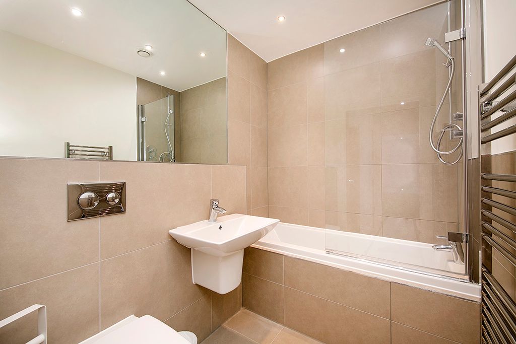Property photo 2 of 9 Bathroom 2
