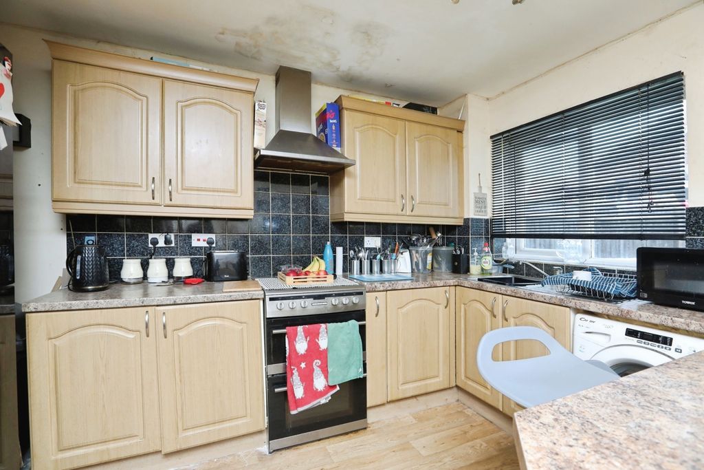 Property photo 2 of 12 Photo