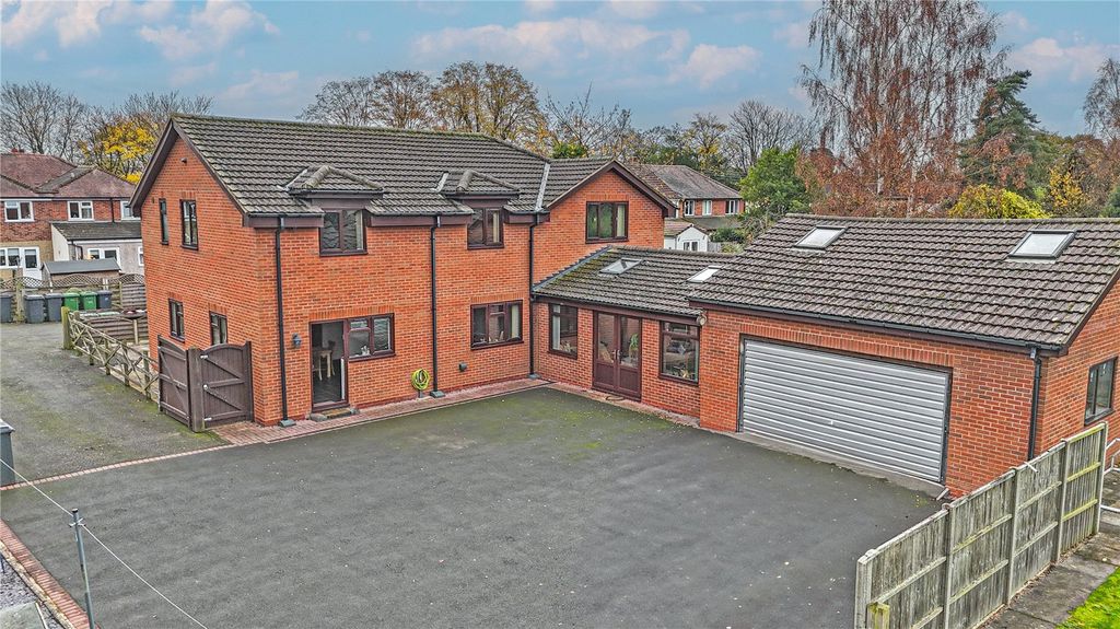 Property photo 1 of 37 Picture No. 10