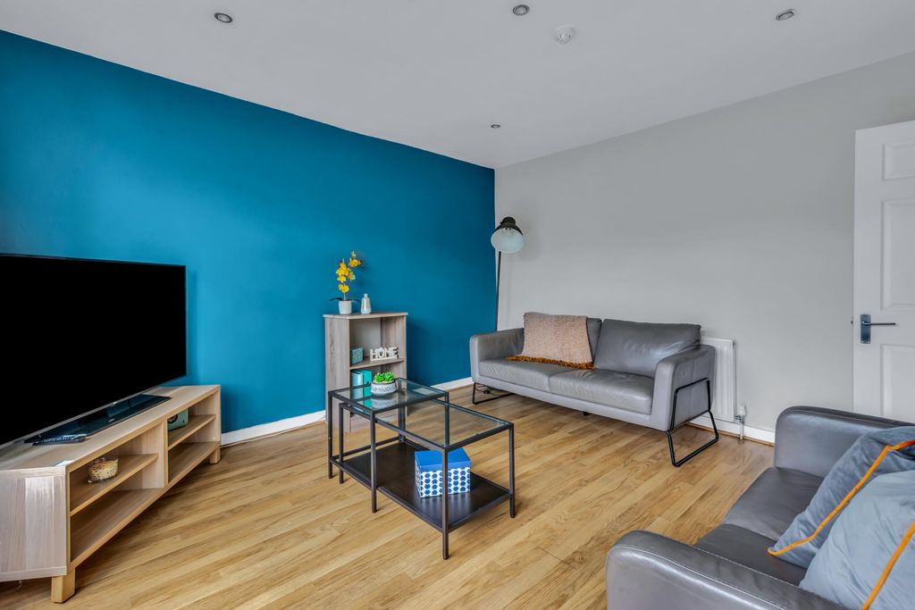 Property photo 3 of 13 Property Photo