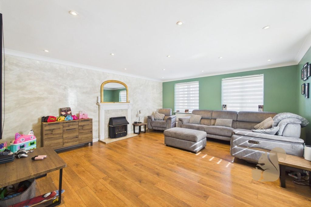 Property photo 3 of 30 Cam01254G0-Pr0518-Still001.Jpg