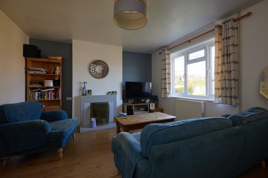 Property photo 2 of 39