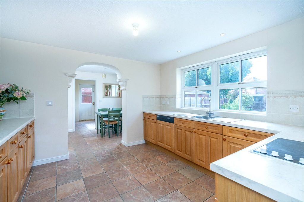 Property photo 3 of 16 Picture No. 10