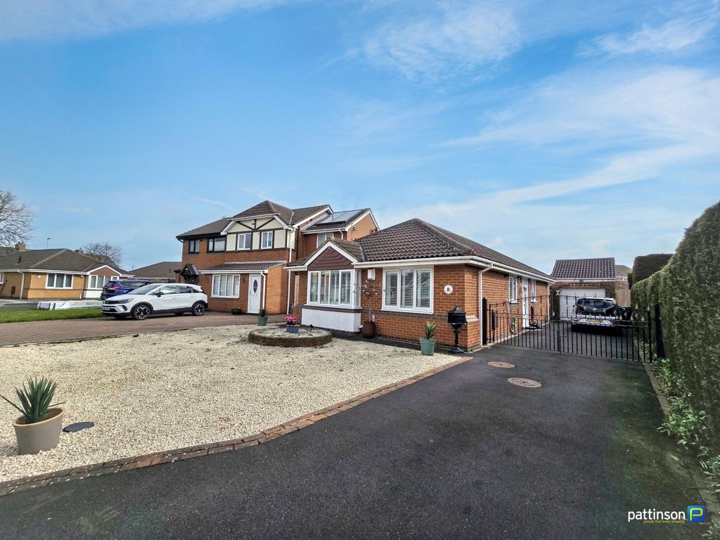 Property photo 2 of 27