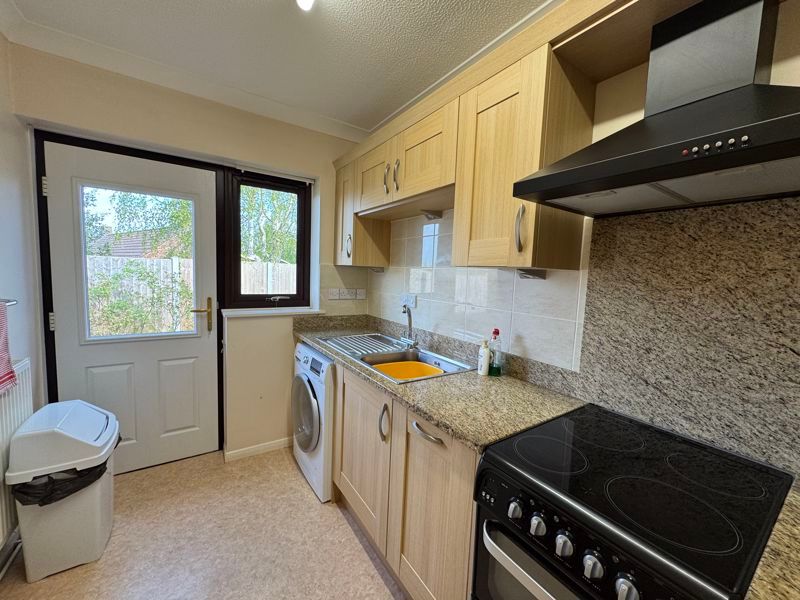 Property photo 3 of 19 Kitchen