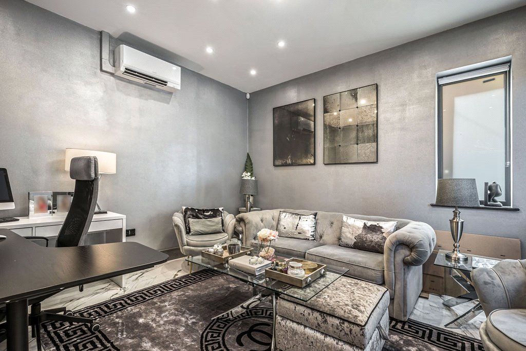 Additional image 25 of 5 bed detached house to rentWaggon Road, Barnet EN4