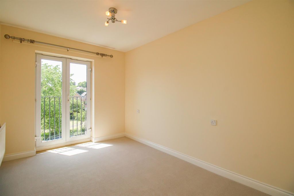 Property photo 2 of 10 Bedroom One