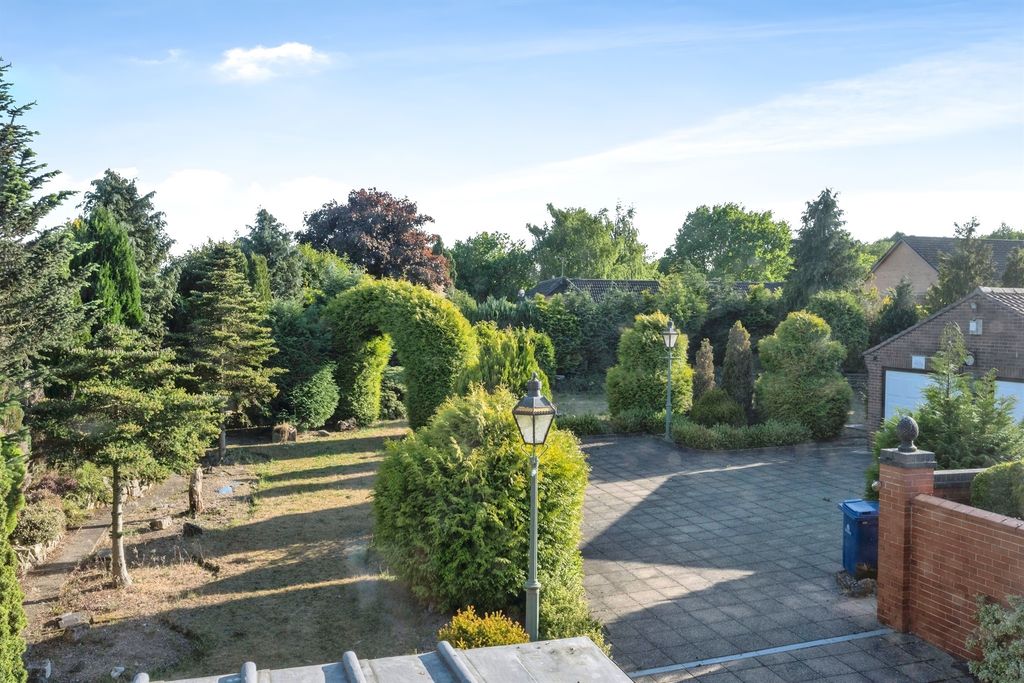 Property photo 2 of 23