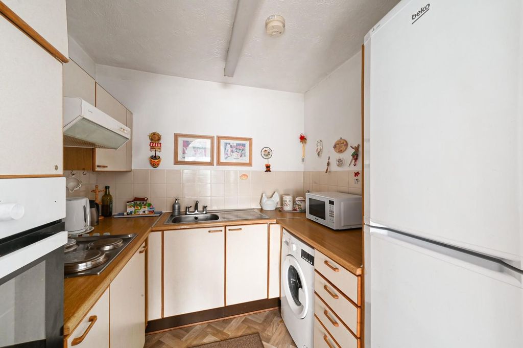 Property photo 3 of 14 Brook Court