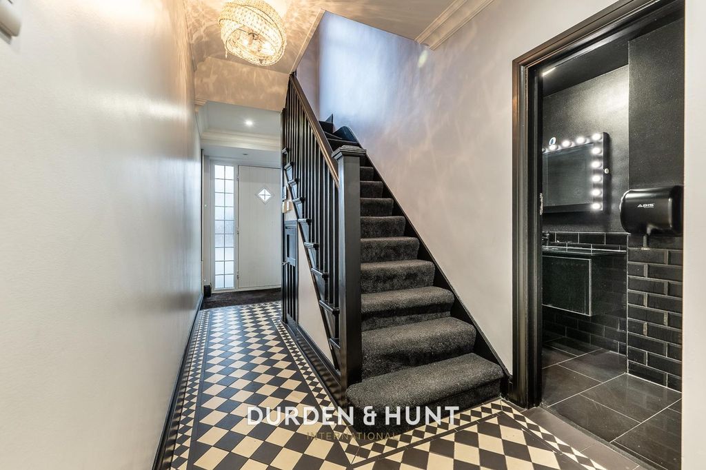 Property photo 3 of 10 Edward-53.Jpg