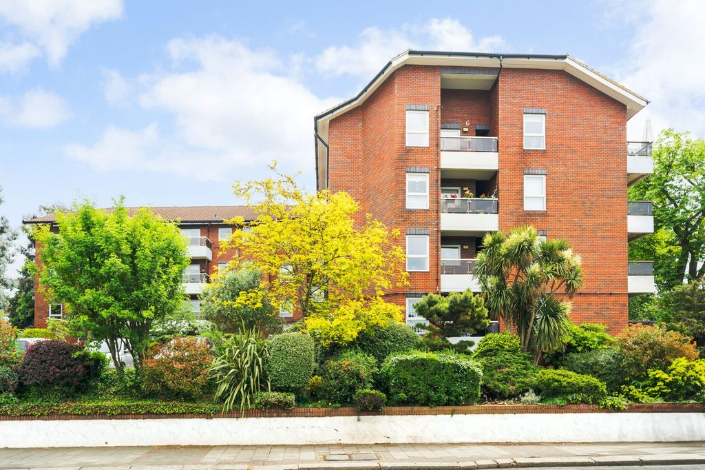 Property photo 1 of 11 Side View Of Heathside Development