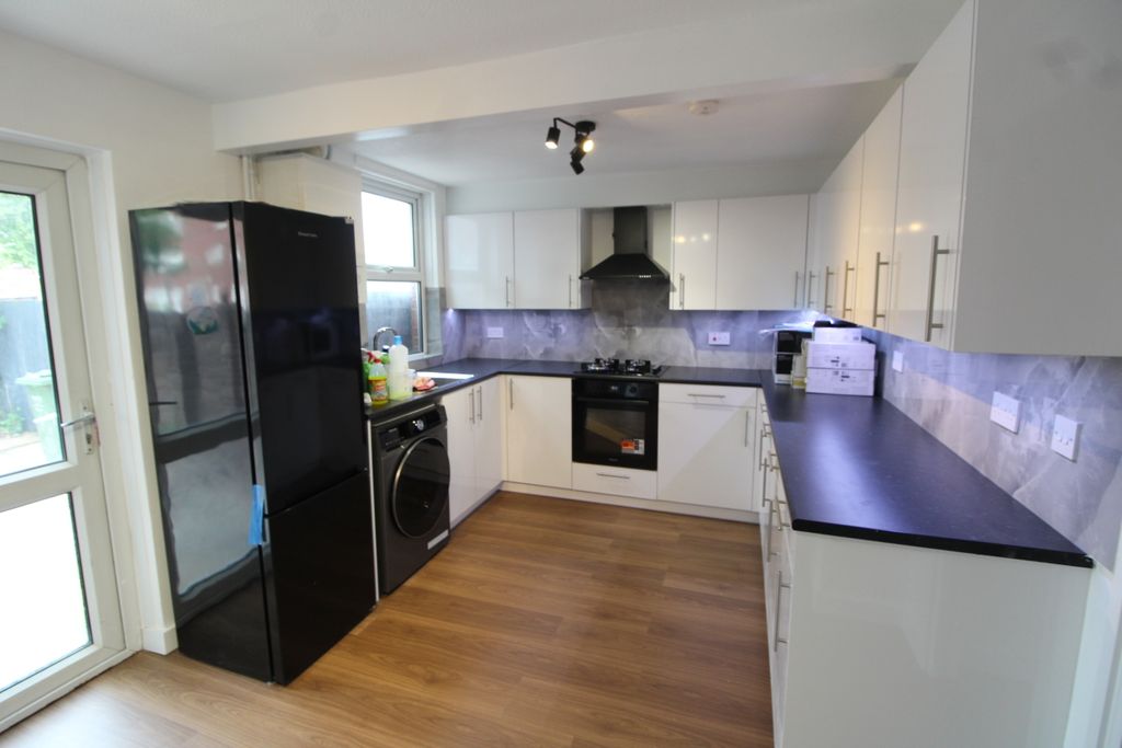 Property photo 2 of 29