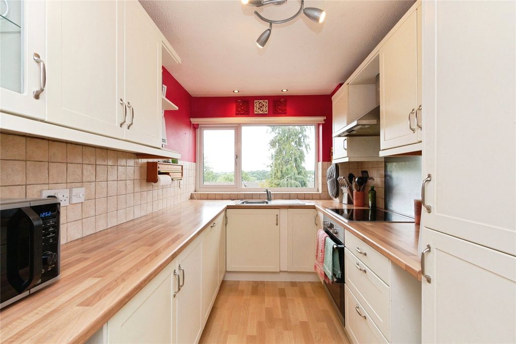 Property photo 2 of 24 Picture No. 29