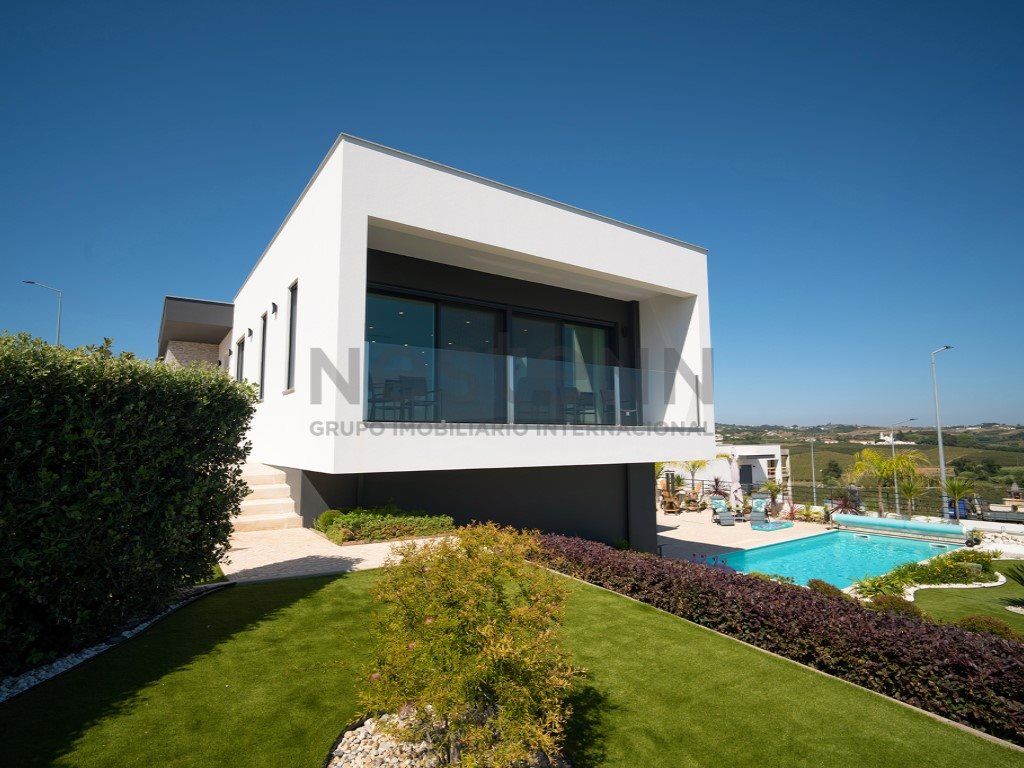 Property photo 1 of 60 Modern 4-Bedroom House Amazing Countrystyle View