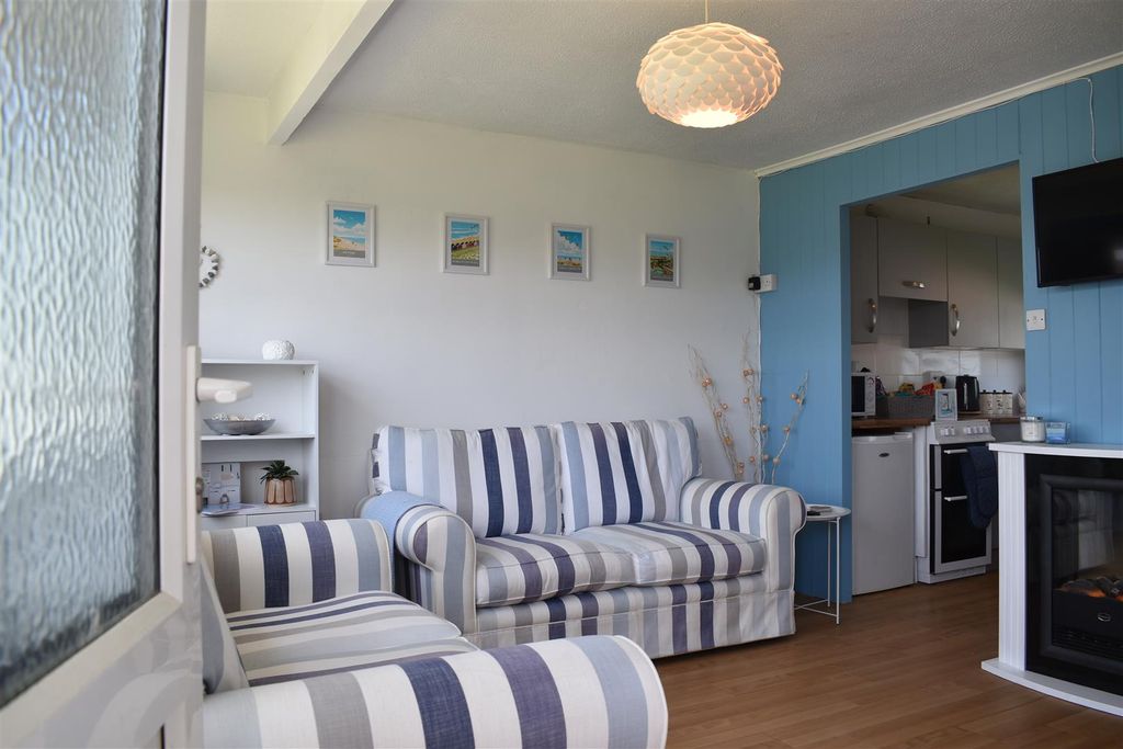 Property photo 2 of 9 Living Room