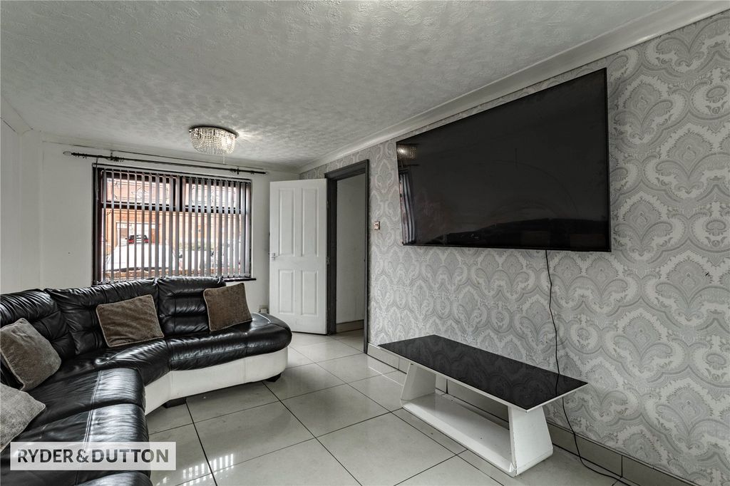 Property photo 2 of 15 Lounge