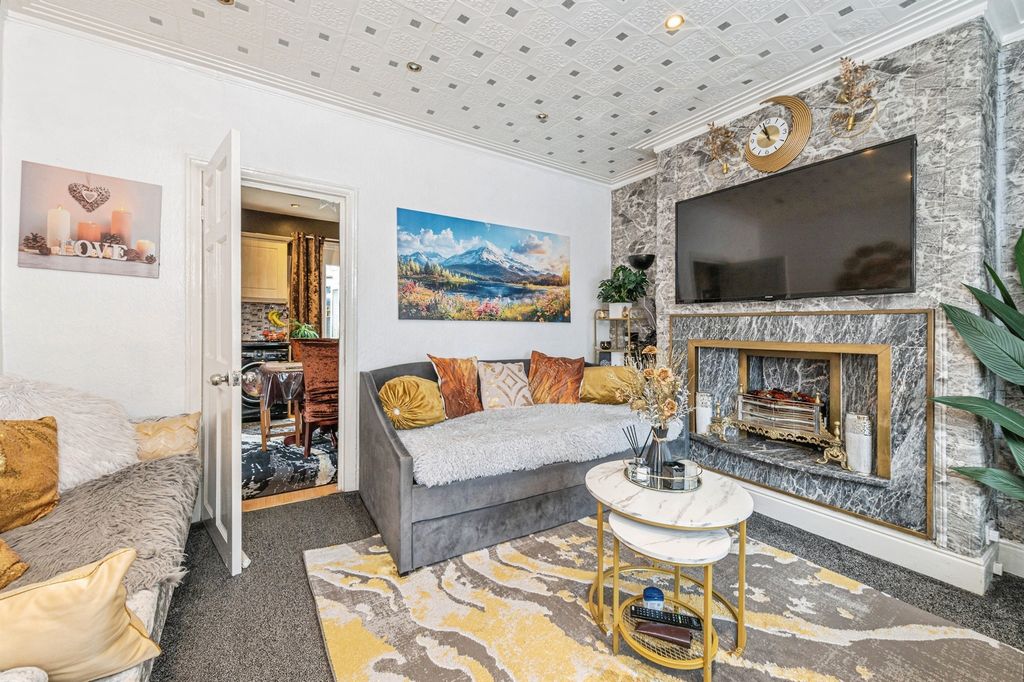 Property photo 2 of 15