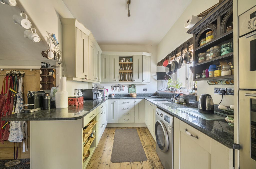 Property photo 3 of 27 Kitchen