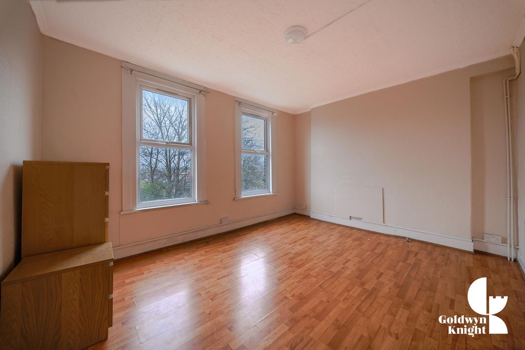 Property photo 3 of 8 Bedroom