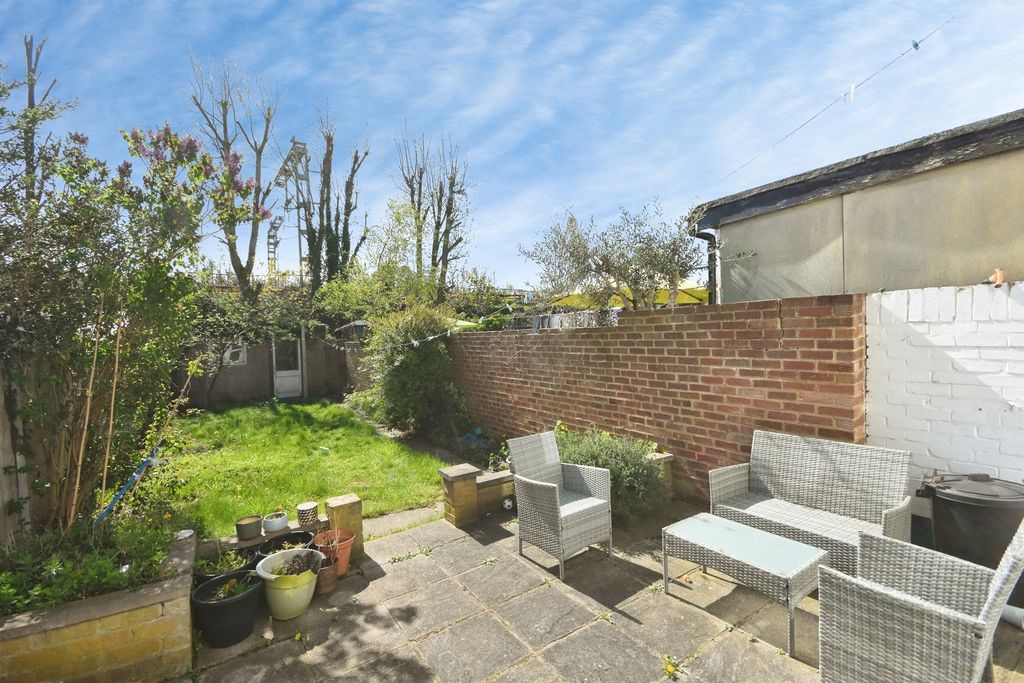 Property photo 3 of 14