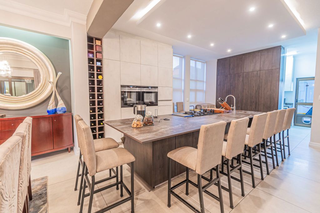 Property photo 3 of 80 Cn1720992