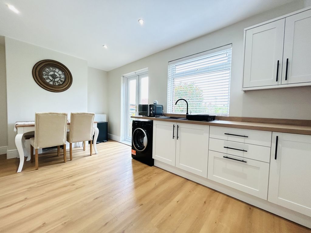 Property photo 3 of 15 Img_1322