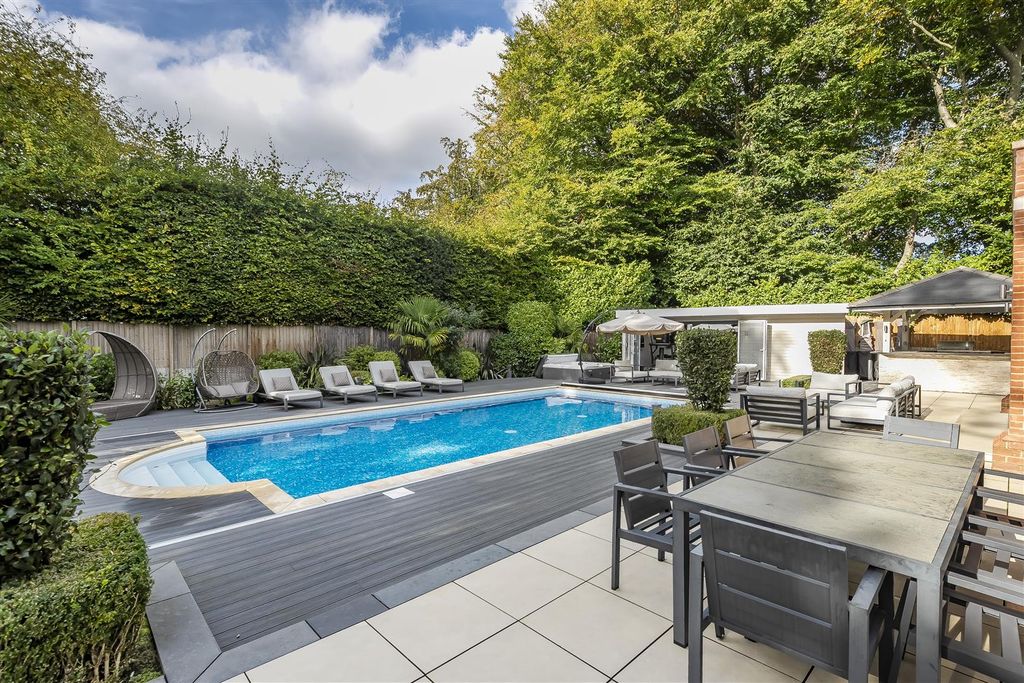 Property photo 3 of 58 Rear Garden