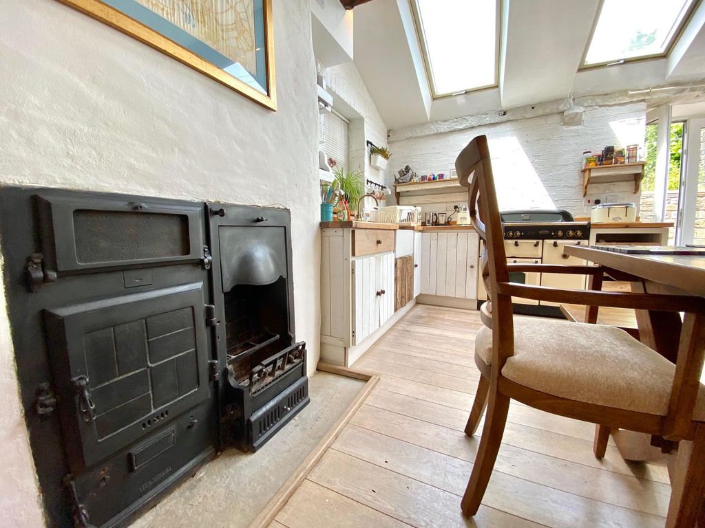 Property photo 3 of 17 Image