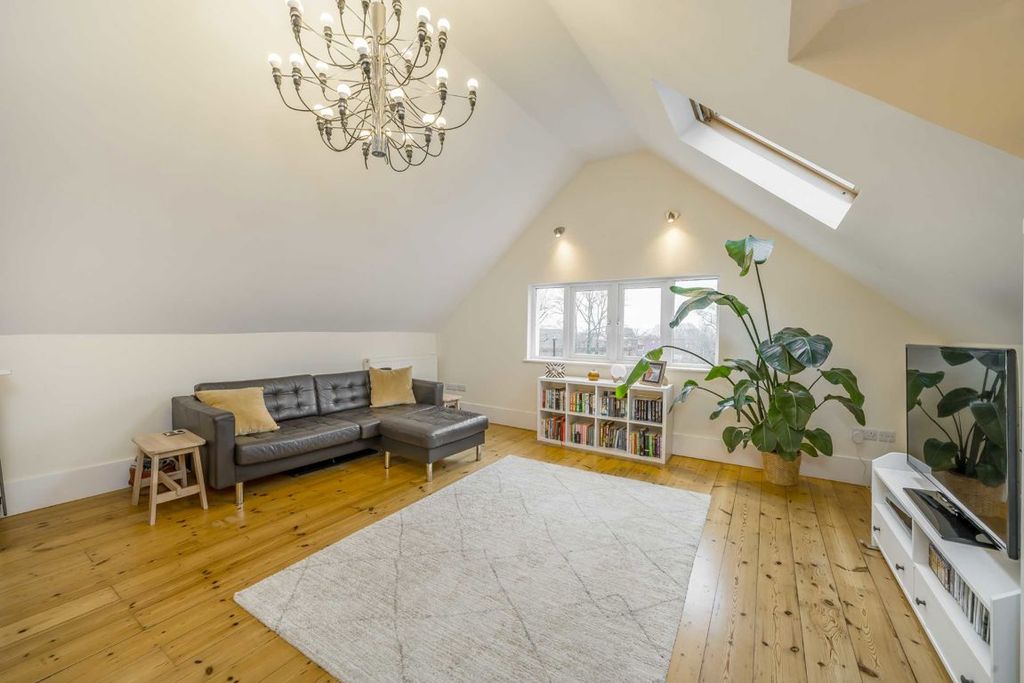 Property photo 3 of 5