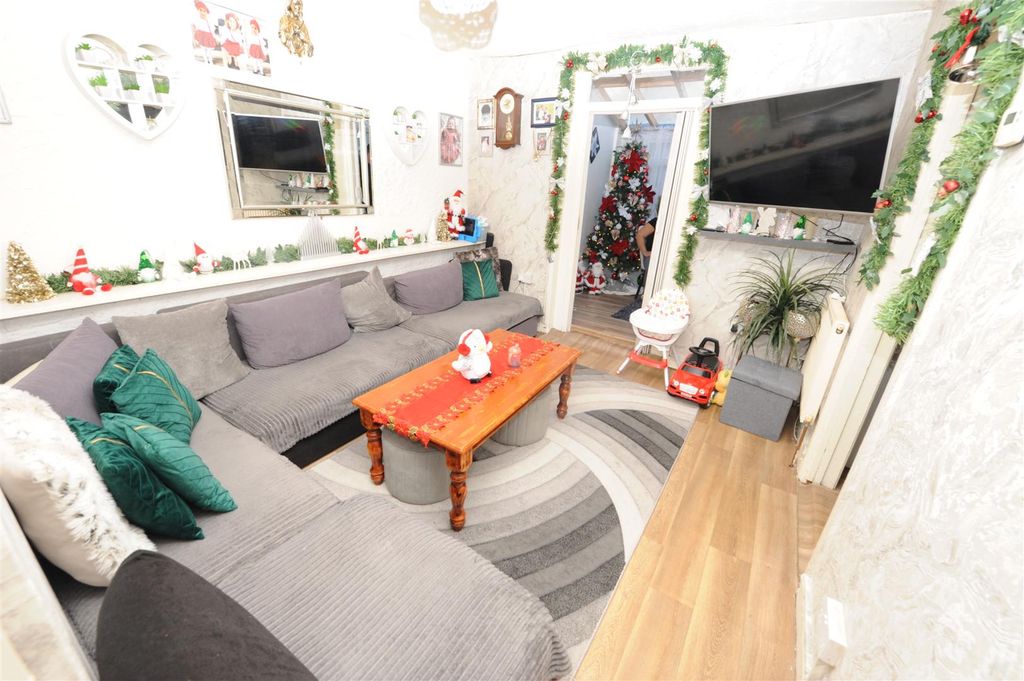 Property photo 2 of 13