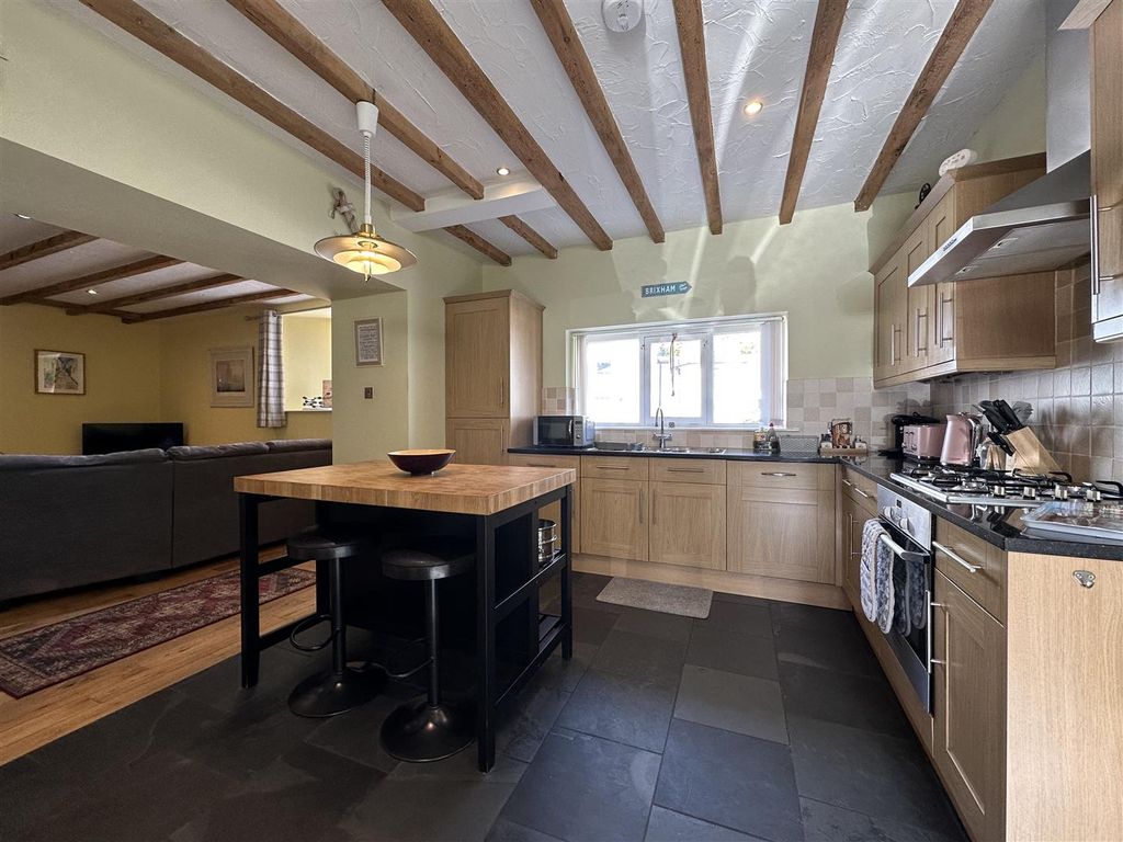 Property photo 2 of 11 Image00011.Jpeg