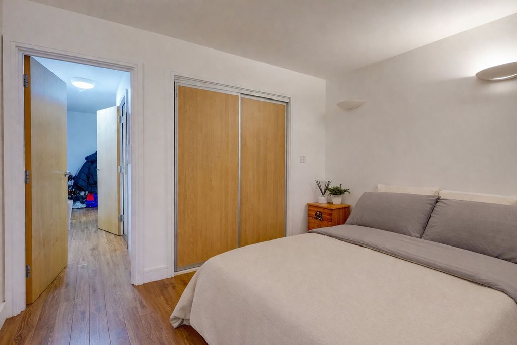 Property photo 3 of 7 Photo 9