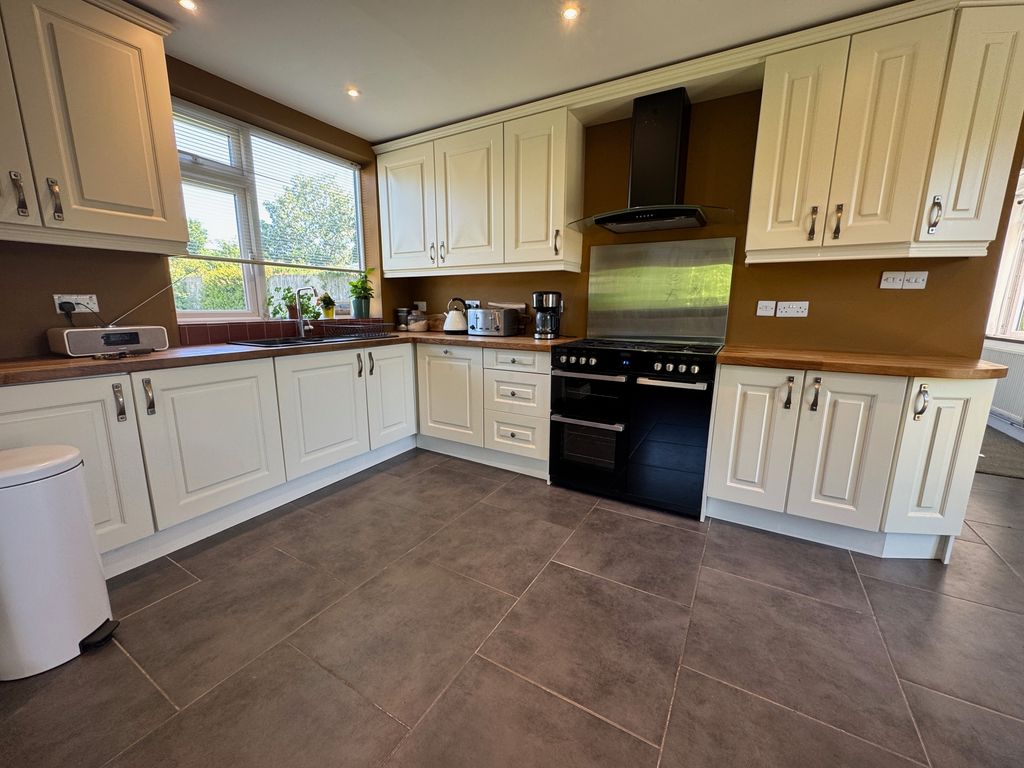 Property photo 3 of 29 Image