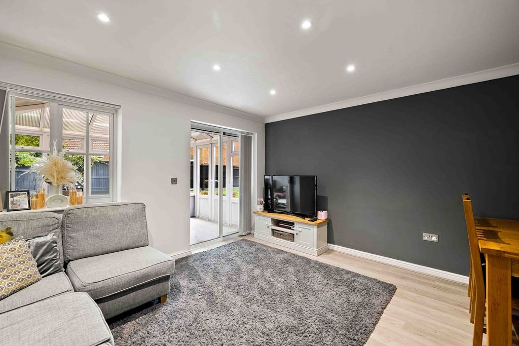 Property photo 2 of 18