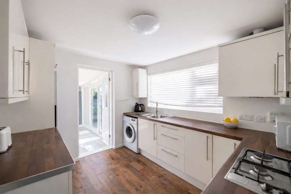 Property photo 3 of 10 Kitchen.Png