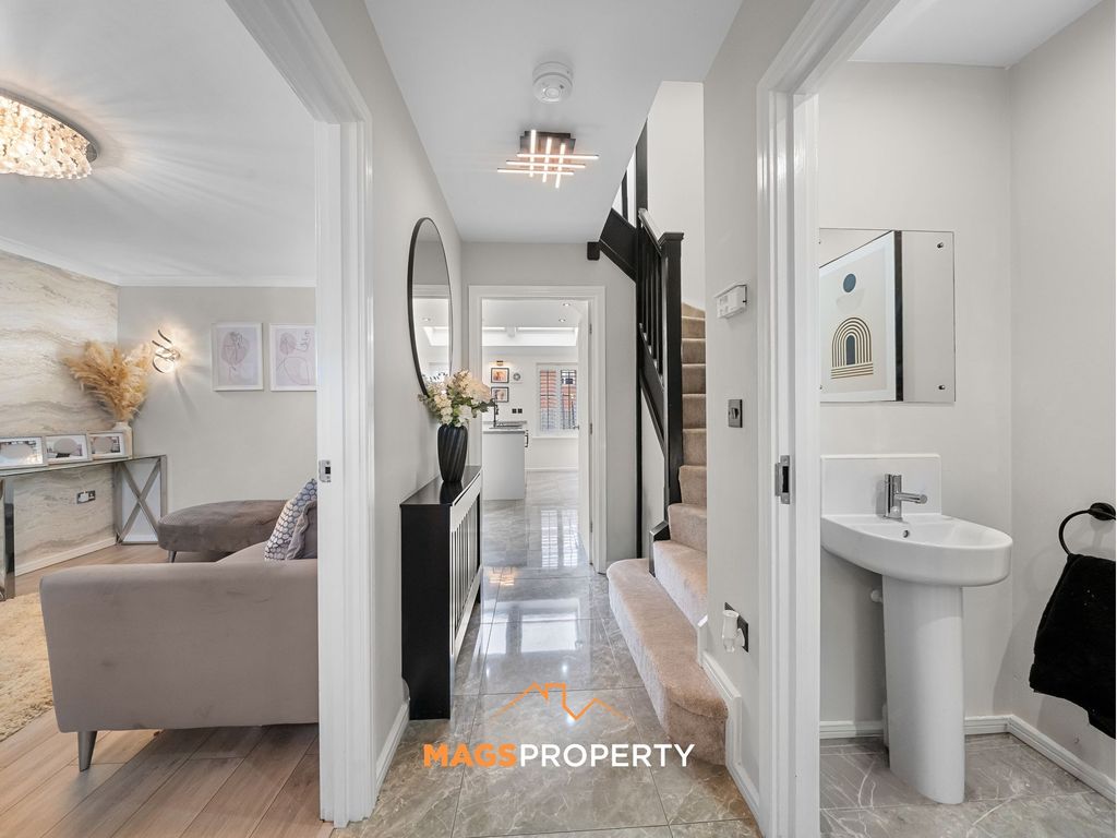 Property photo 2 of 27