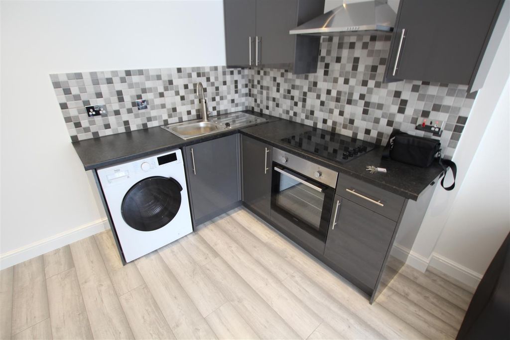 Property photo 2 of 4 Kitchen