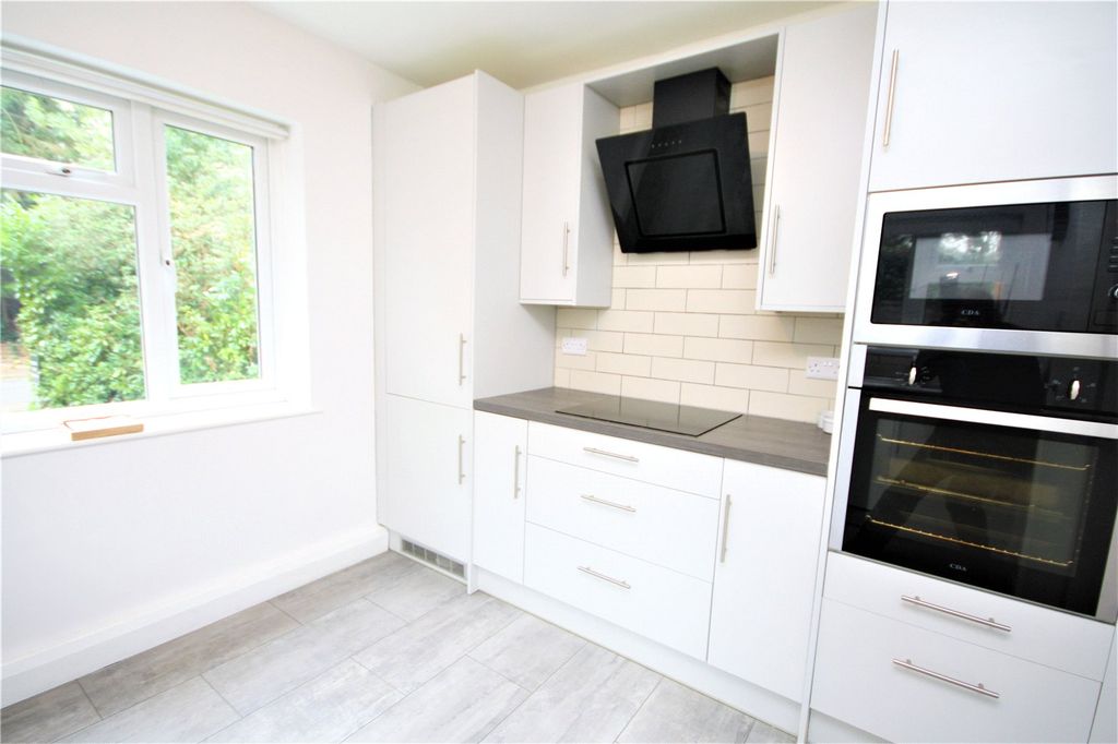 Property photo 2 of 12 Photo 02