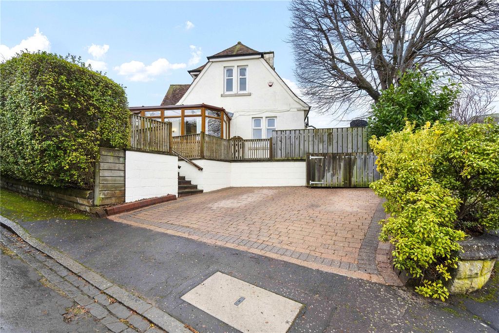 Property photo 2 of 34 Driveway