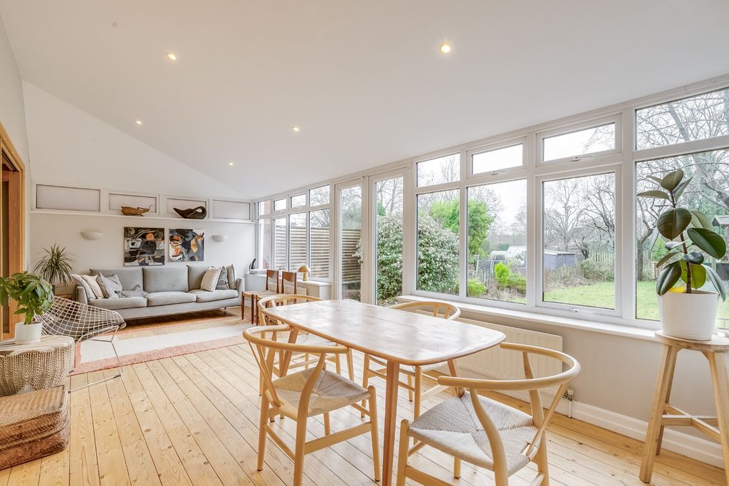 Property photo 2 of 28 3216053