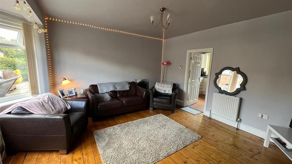 Property photo 1 of 13 Bright, Well-Presented Living Room With Wooden Flo...