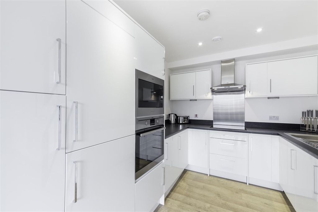 Property photo 3 of 15 Kitchen