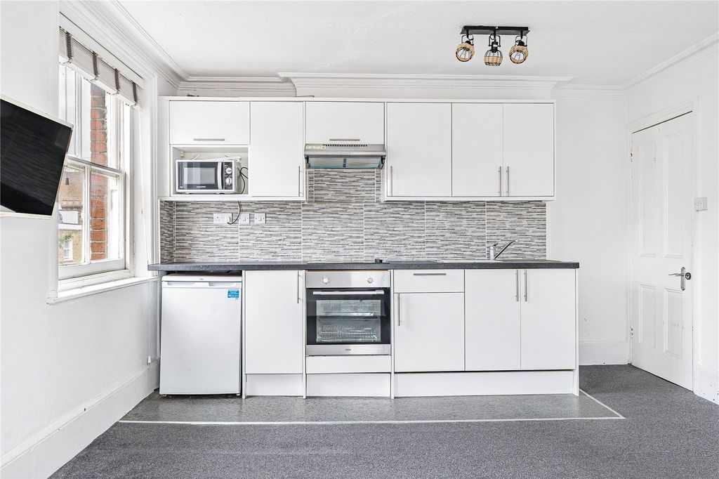 Property photo 2 of 12 Picture No. 16