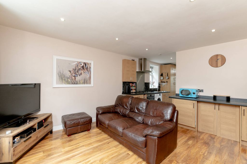 Property photo 3 of 18 Property Image 3